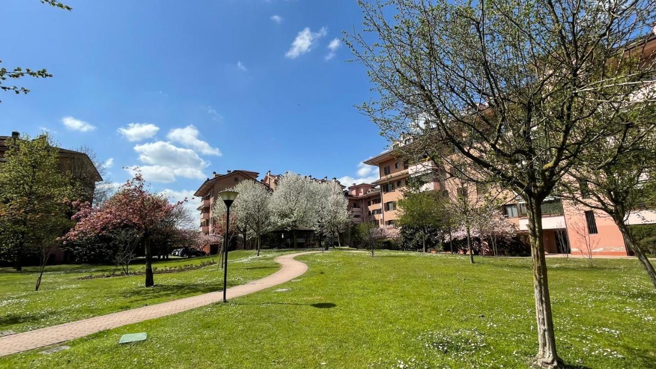 Pacy - Park City Home San Giuliano Milanese Bagian luar foto