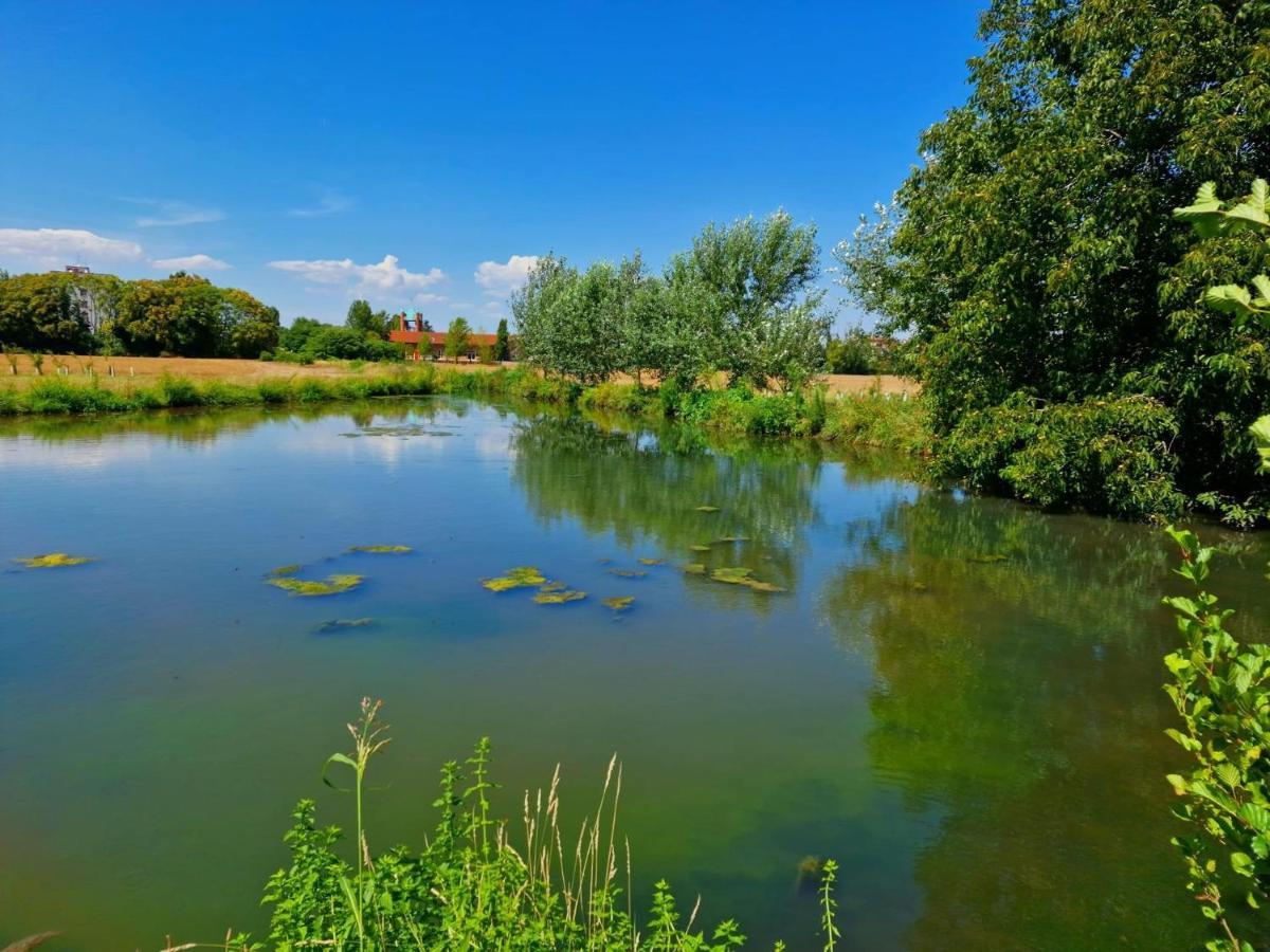 Pacy - Park City Home San Giuliano Milanese Bagian luar foto